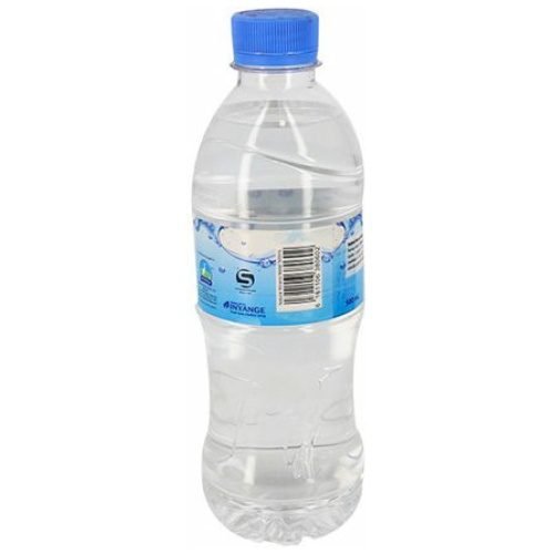 Inyange Water: 500ml cyangwa 1.5L. Amazi asukuye, akonje, afite uburyohe bworoheje.