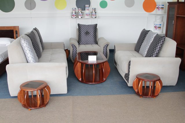 Intebe nziza za sofa.